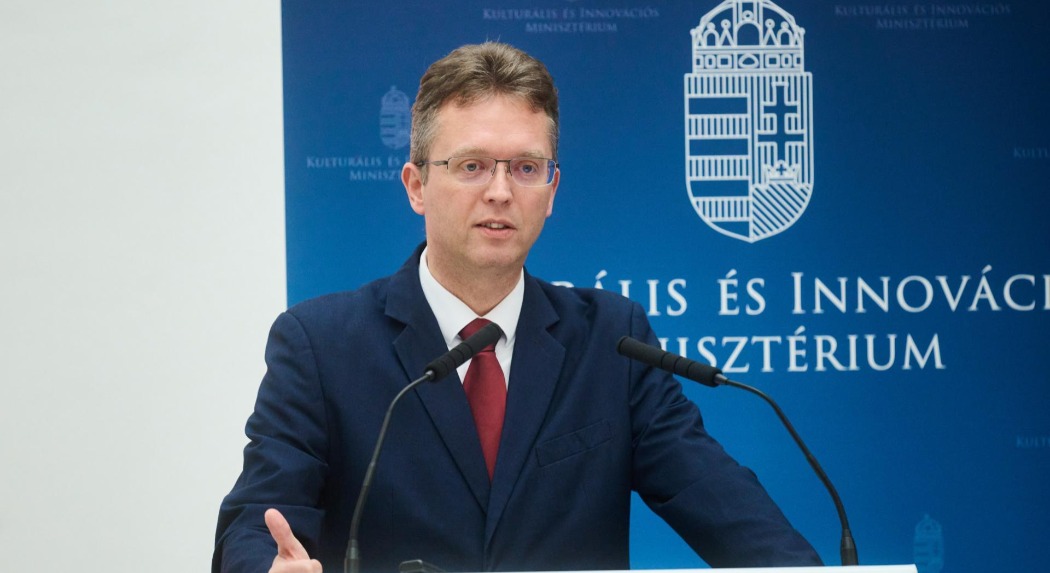 Hankó Balázs: a digitalizáció a képzésekben, a tananyagban és a módszertanban is megjelenik