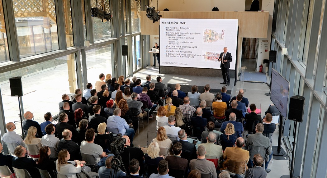 „Most kell felkészülni a jövő háborújára Magyarországon is”