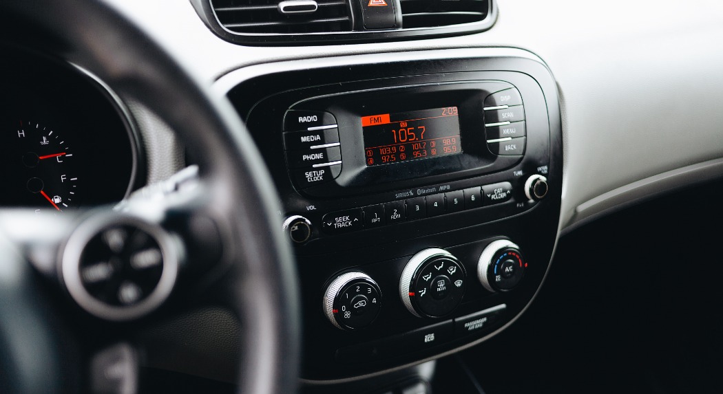 Veszélybe kerültek az autórádiók