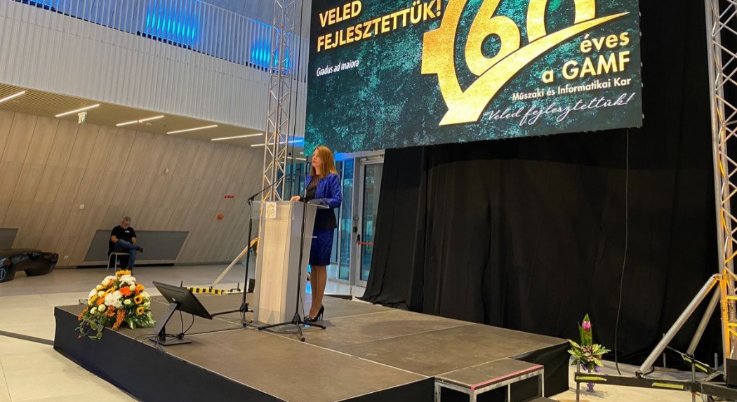 Pósánné Rácz Annamária: a műszaki informatikai képzés az ország versenyképességét is befolyásolja